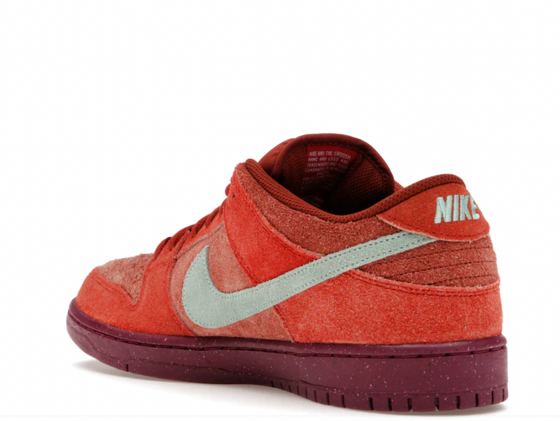 Nike SB Dunk Low Mystic Red Rosewood